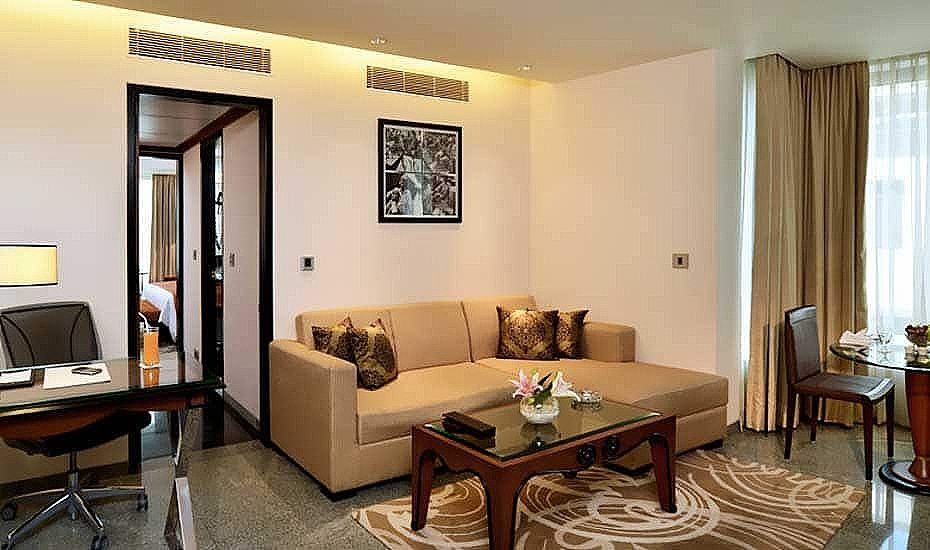 Hotel Marine Plaza - A Sarovar Hotel Deluxe Suite, 1 Double Bed 8